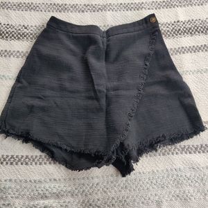 Black linen skort by MOOLOOLA